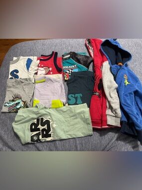 Boys T-Shirt/Hoodie Bundle 4T